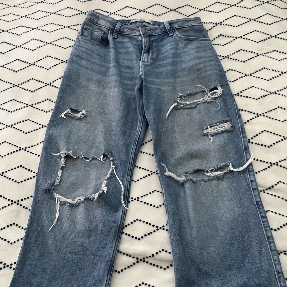 Hollister ripped baggy jeans